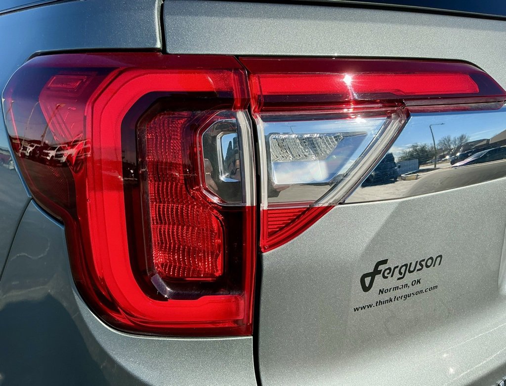 Used 2023 GMC Acadia SLT w/ Technology Package image 14