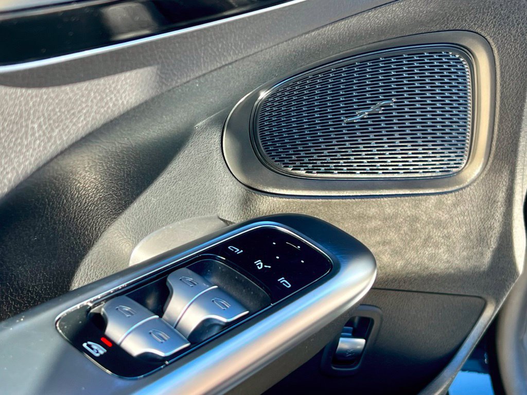 Certified 2023 Mercedes-Benz C 300 4MATIC Sedan image 31