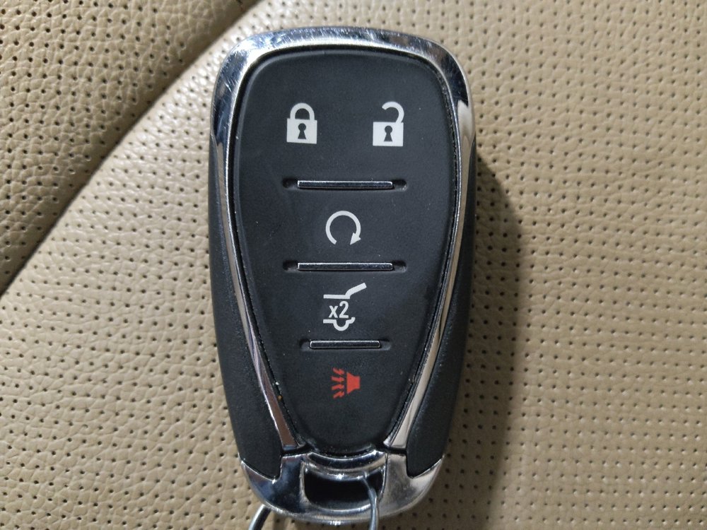 Used 2022 Chevrolet Equinox Premier FWD image 32