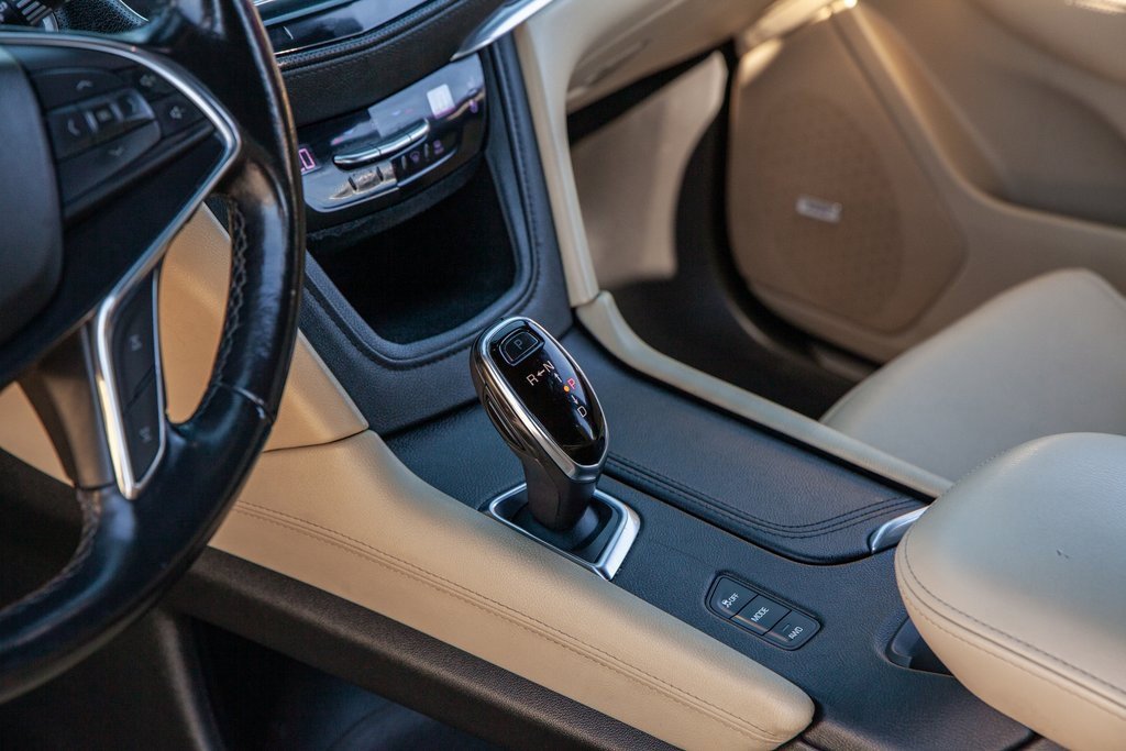 Used 2018 Cadillac XT5 Premium Luxury image 14