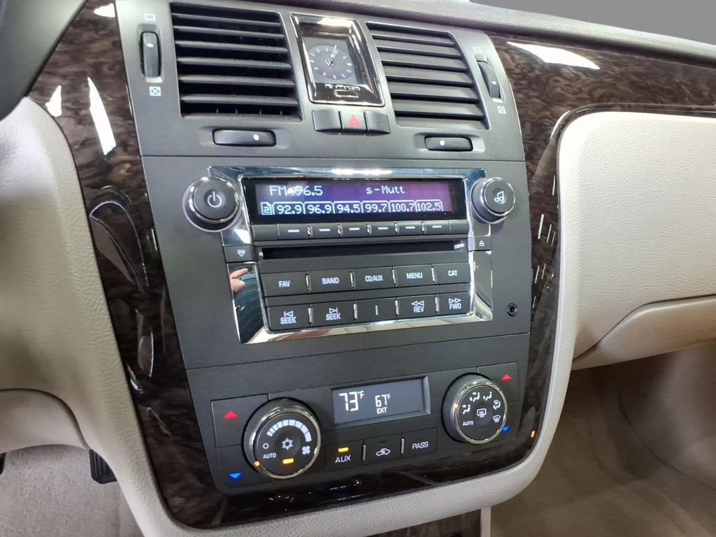 Used 2008 Cadillac DTS w/ Sun And Sound Package FWD image 23
