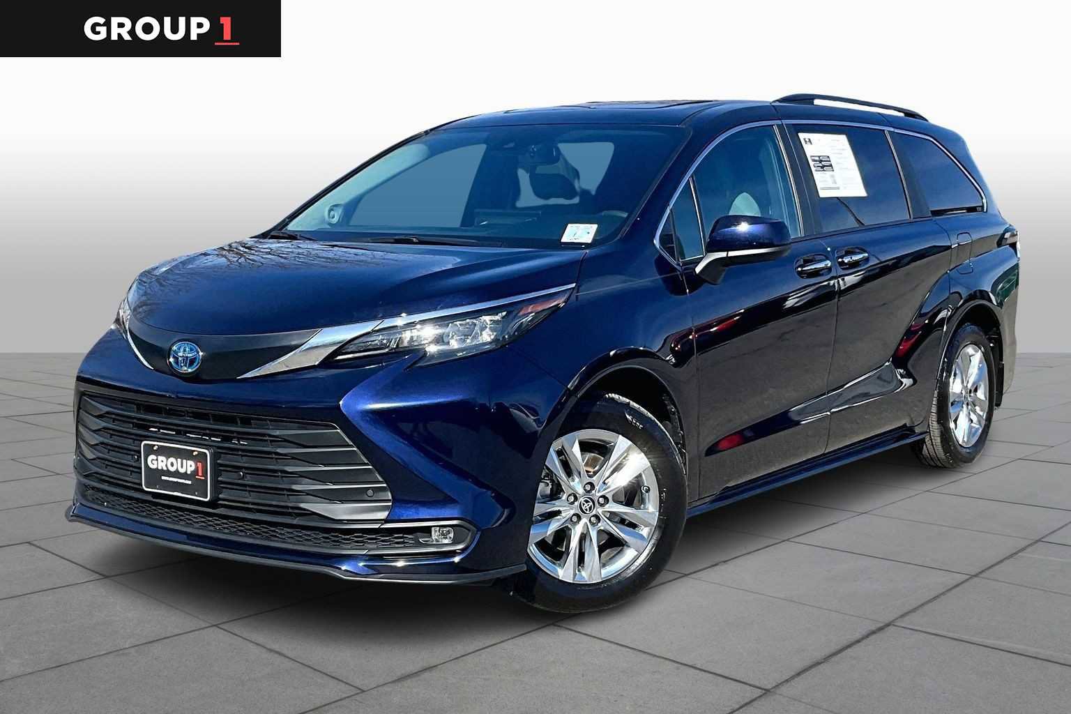 Used 2025 Toyota Sienna XLE w/ XLE Plus Package