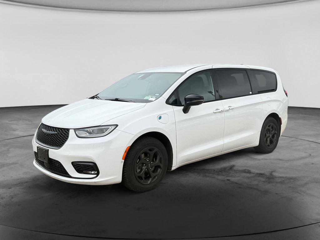 Used 2024 Chrysler Pacifica Limited FWD image 4