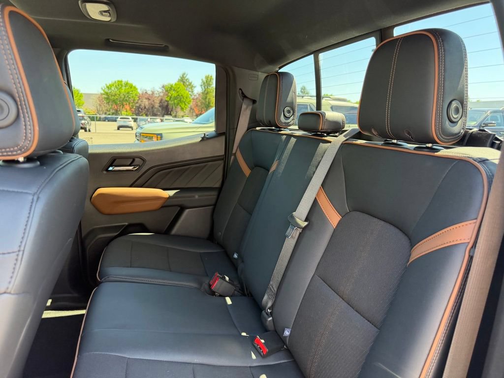 Used 2024 GMC Canyon AT4 w/ Technology Package AWD/4WD image 31