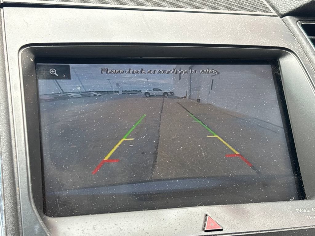 Used 2015 Ford Taurus SEL w/ Equipment Group 201A FWD image 12