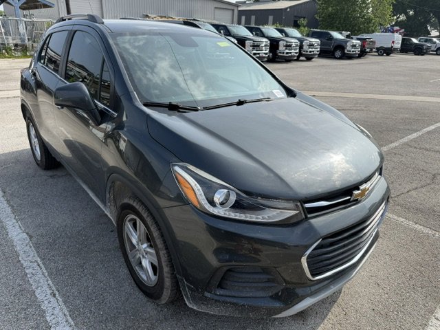Used 2018 Chevrolet Trax LT w/ LT Convenience Package FWD image 3