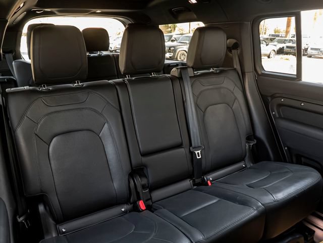 Certified 2023 Land Rover Defender 130 SE AWD/4WD image 28
