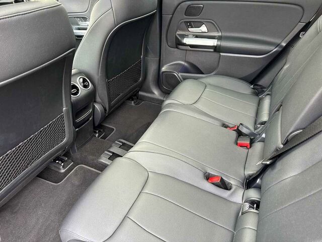 Used 2022 Mercedes-Benz EQB 300 4MATIC w/ Exclusive Package image 14