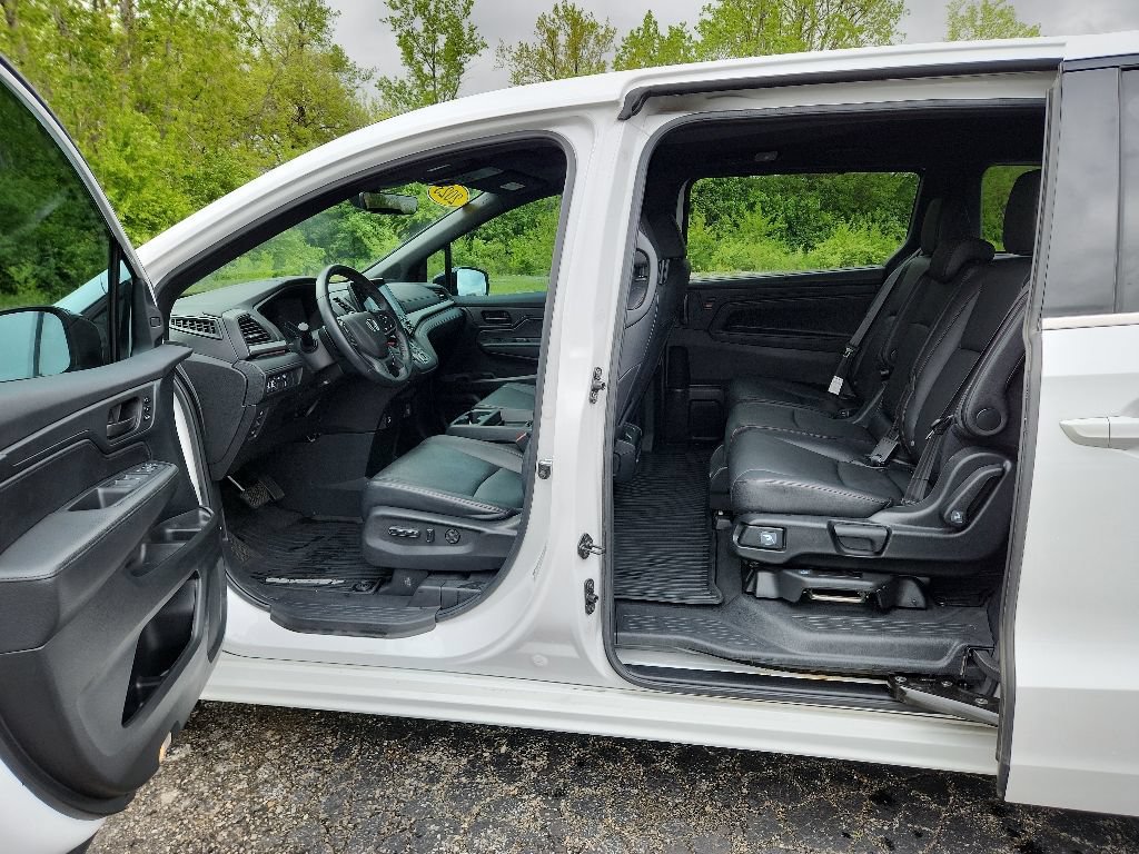 Used 2023 Honda Odyssey Sport image 9