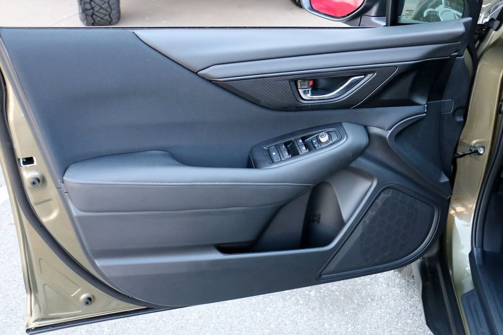Used 2025 Subaru Outback Premium image 15