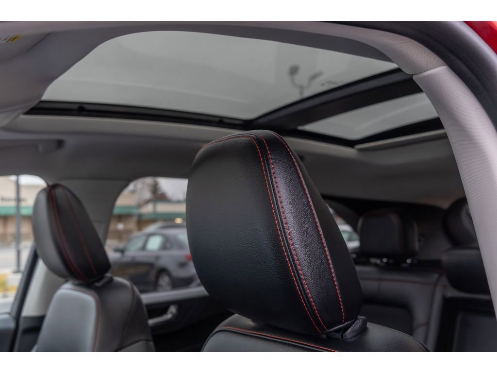 Used 2022 Ford Escape SEL w/ SEL Stealth AWD Package image 17