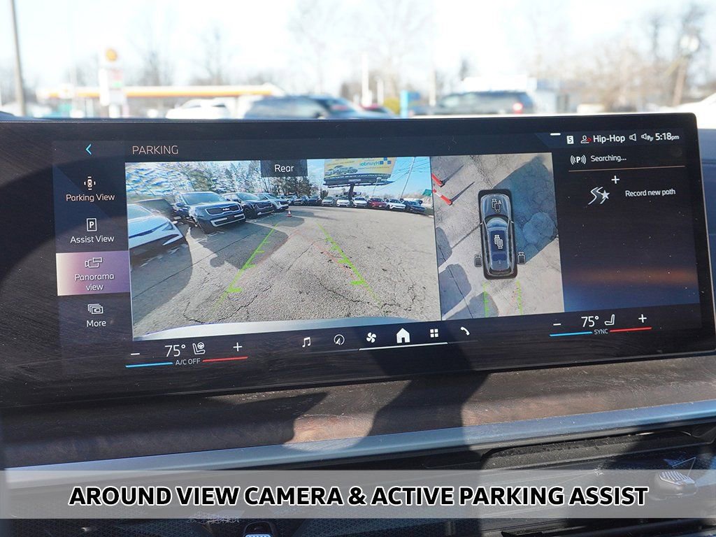 Used 2025 BMW X7 xDrive40i w/ Premium Package image 7
