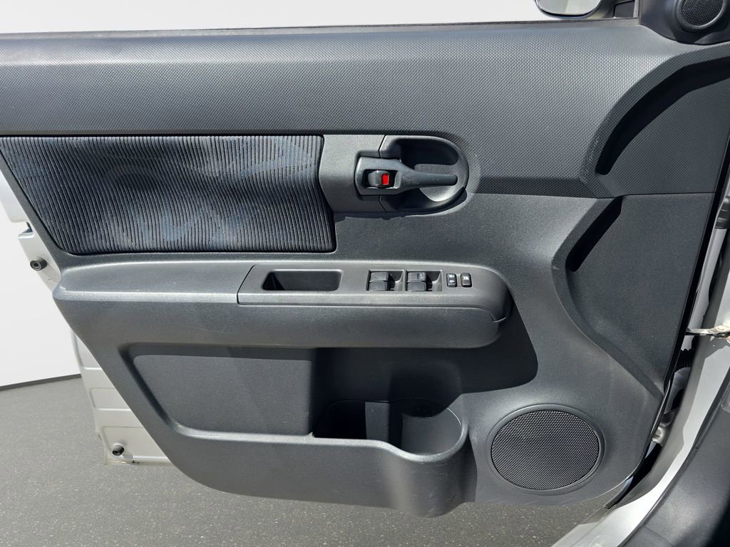 Used 2012 Scion xB FWD image 26