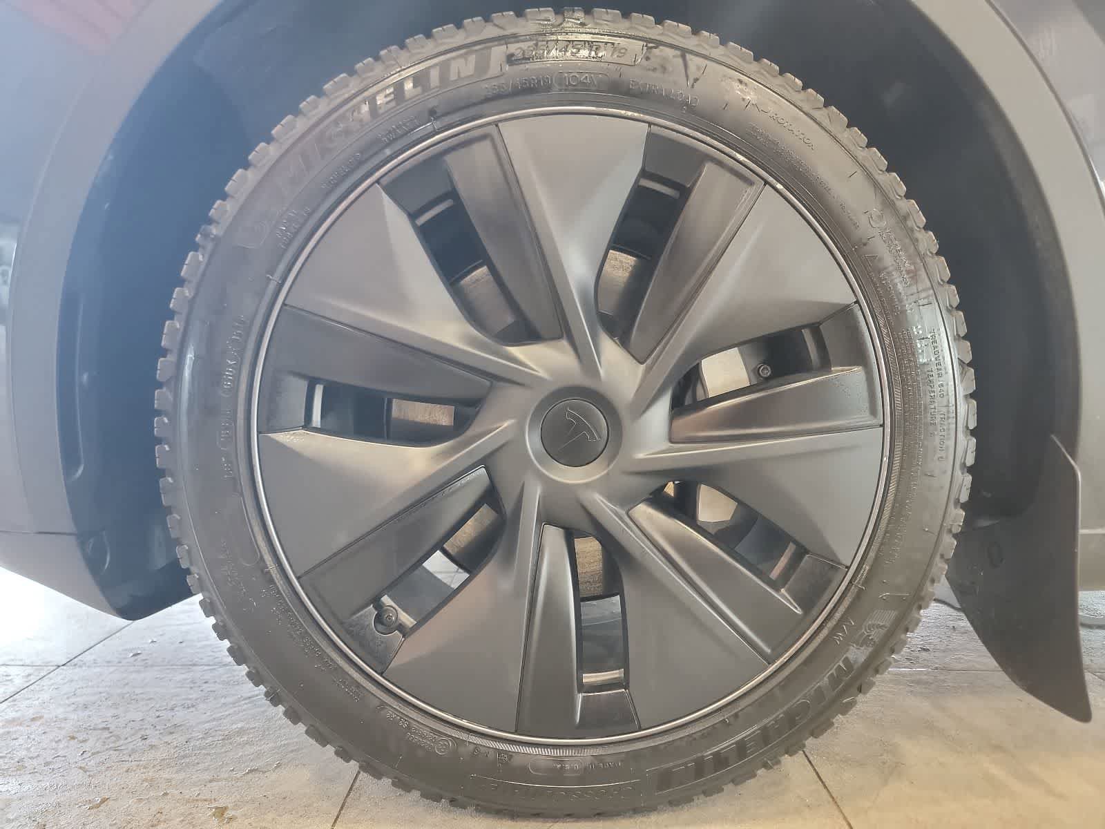 Used 2025 Tesla Model Y Long Range AWD/4WD image 12