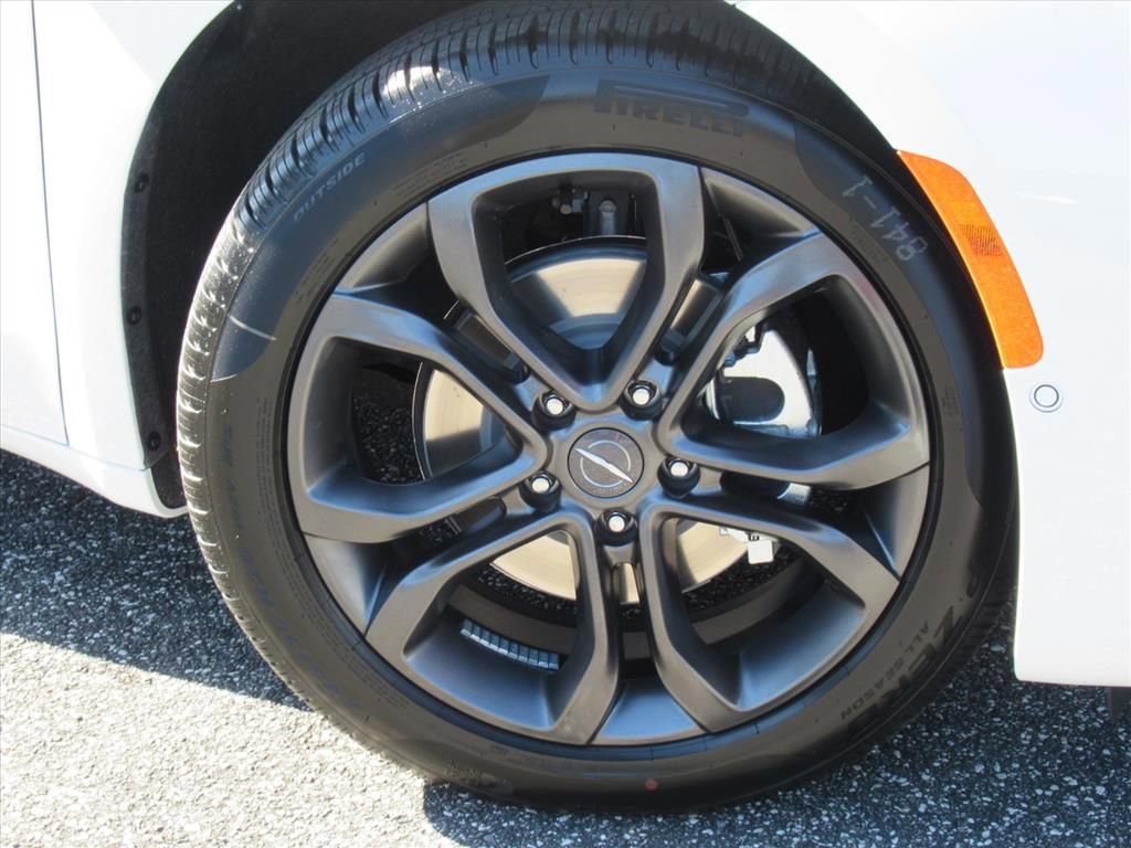 New 2026 Chrysler Pacifica Select FWD image 7