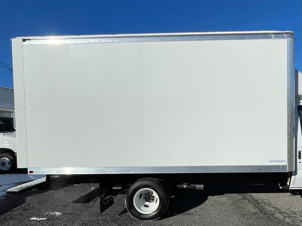 New 2024 Ford E-450 and Econoline 450 Super Duty w/ Power Windows & Locks Group RWD image 12