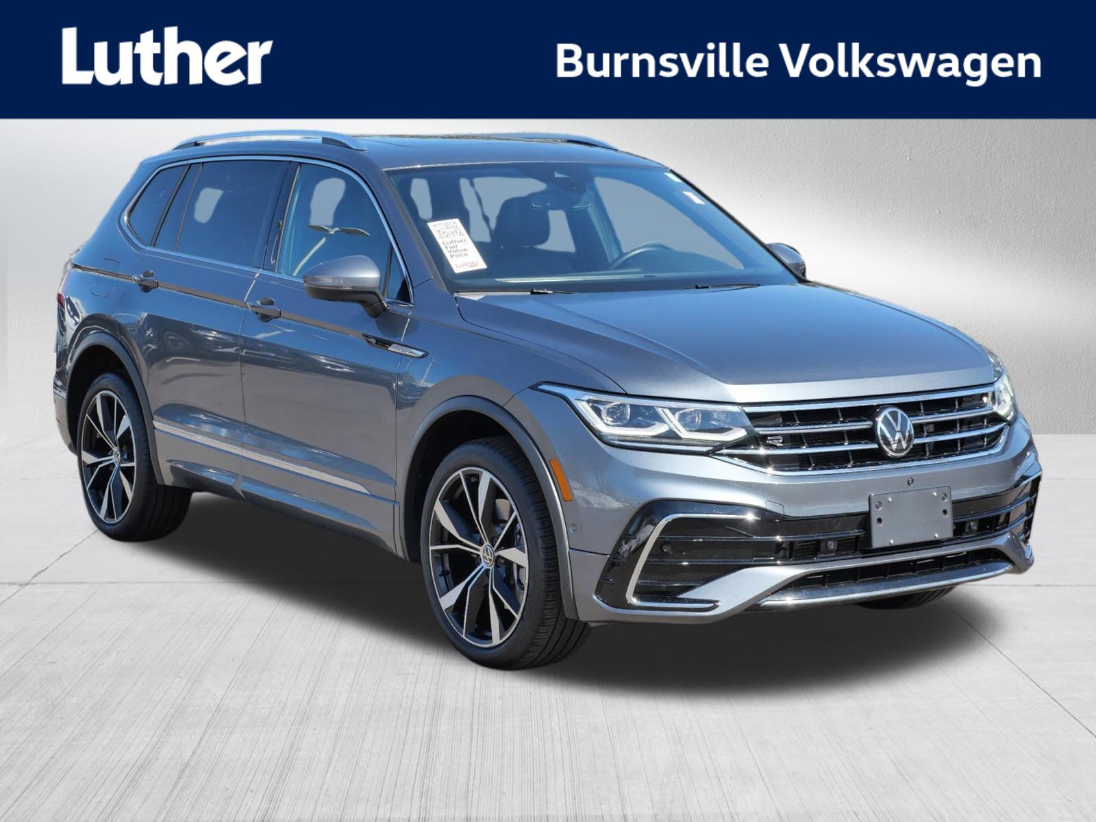 Used 2023 Volkswagen Tiguan SEL R-Line image 1