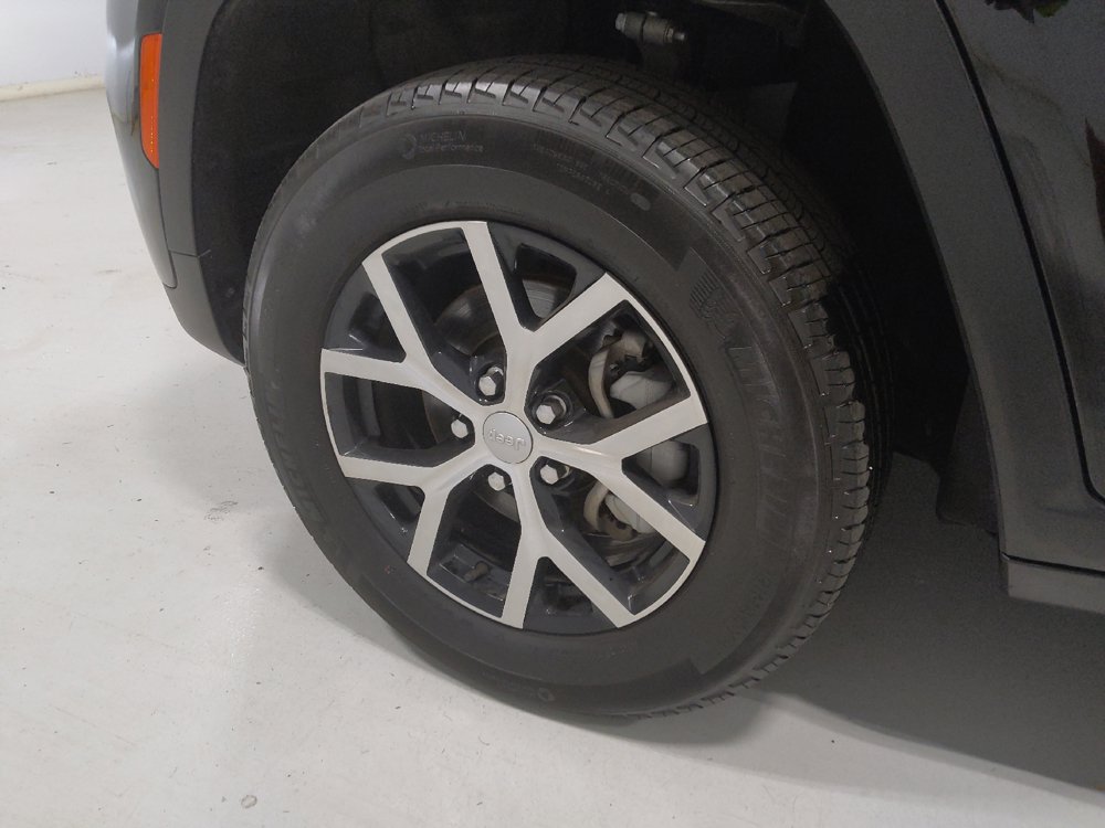 Used 2023 Jeep Grand Cherokee Limited AWD/4WD image 31