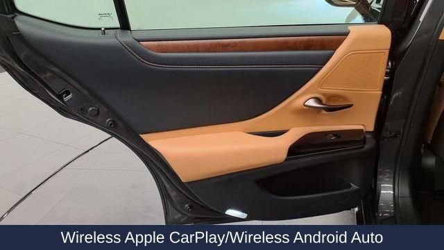 Used 2025 Lexus ES 300h w/ Technology Package image 25