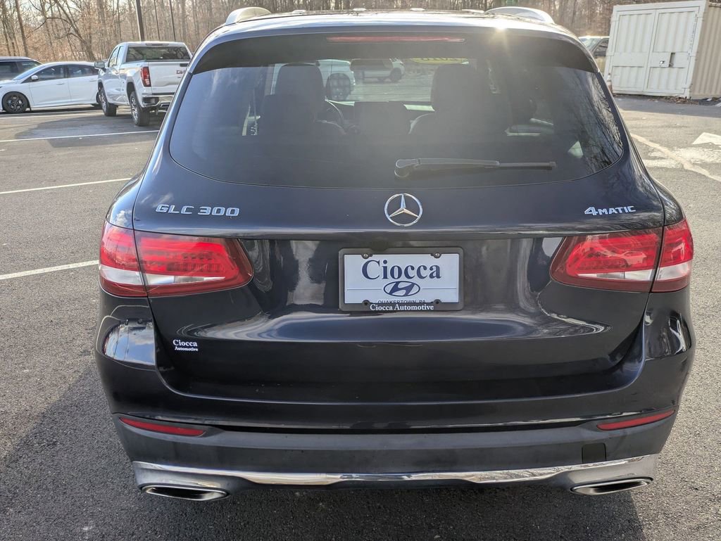 Used 2018 Mercedes-Benz GLC 300 4MATIC image 6