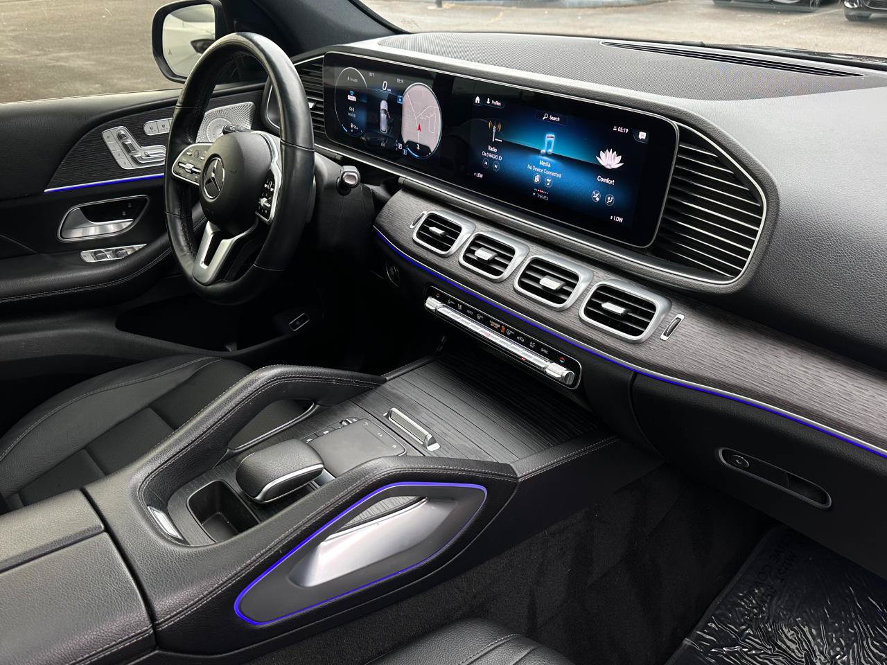 Used 2022 Mercedes-Benz GLE 350 4MATIC w/ AMG Line Exterior image 10