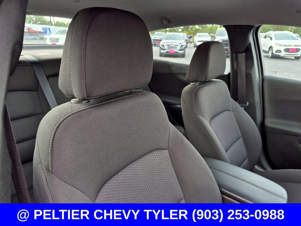 Used 2018 Chevrolet Malibu LT FWD image 12