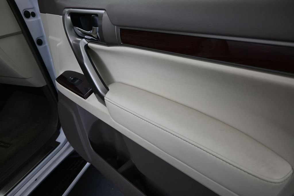 Used 2015 Lexus GX 460 w/ Premium Package AWD/4WD image 23