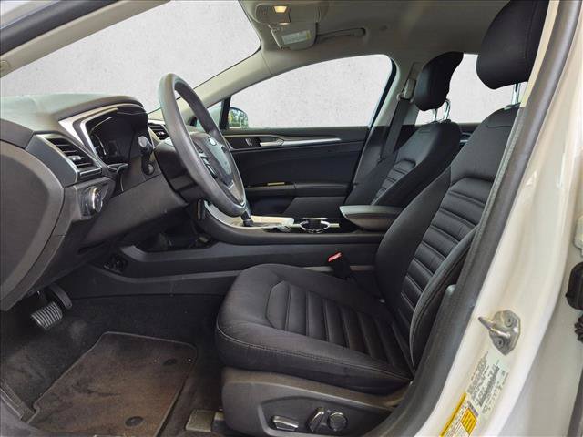 Used 2015 Ford Fusion SE FWD image 15