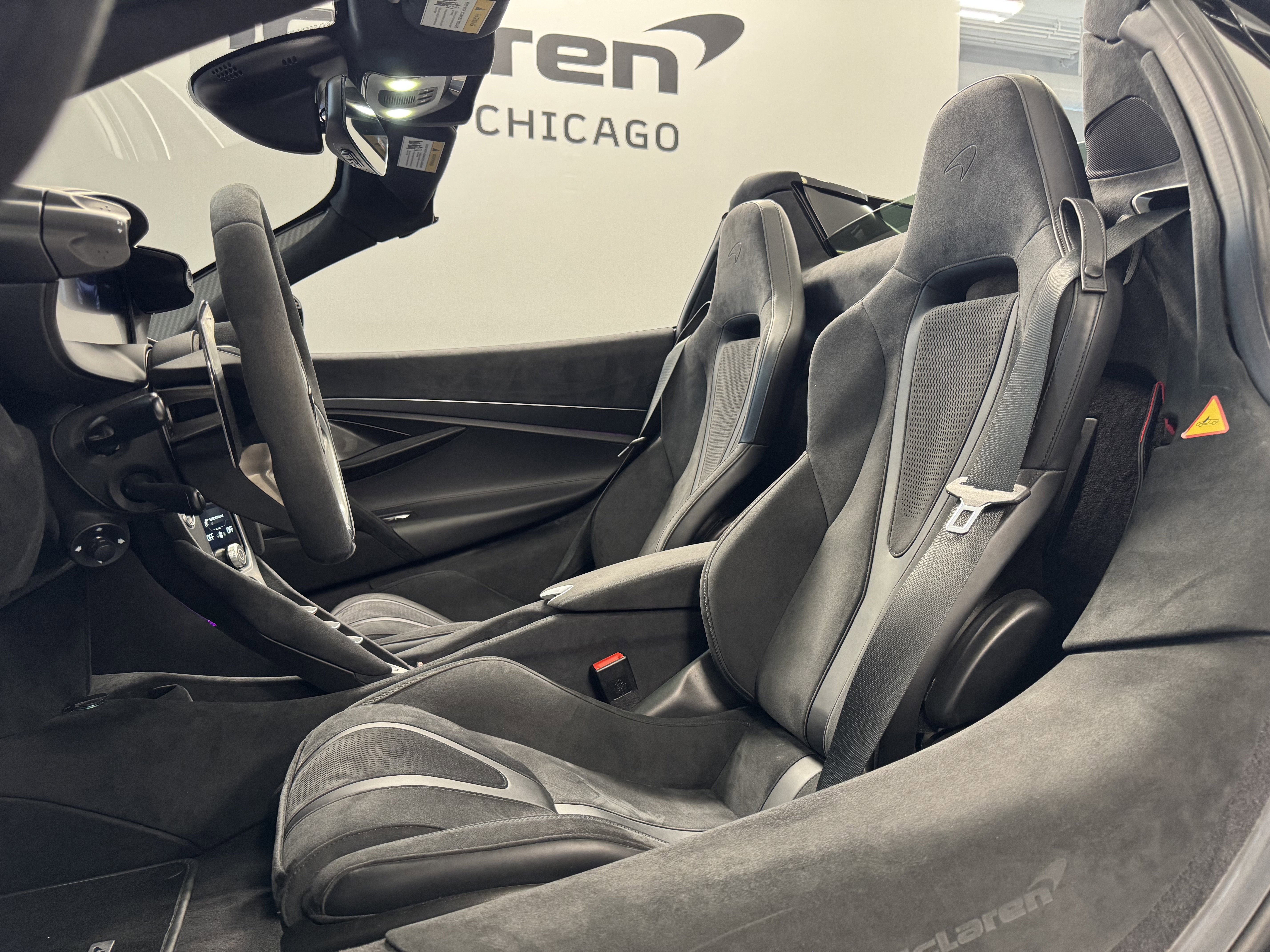Used 2024 McLaren 750S Spider image 11