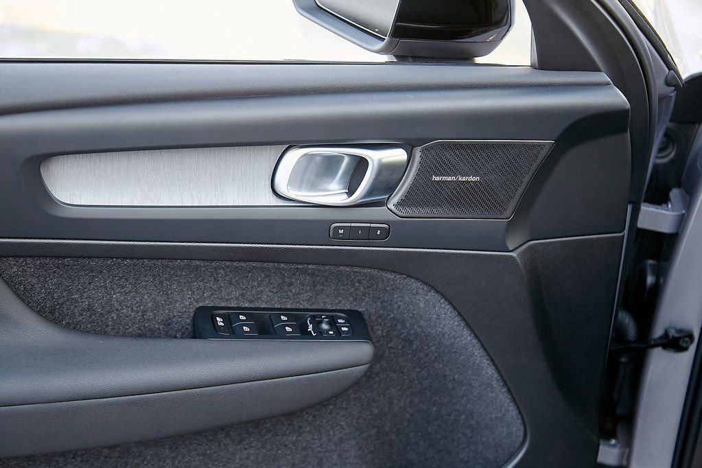 New 2026 Volvo XC40 B5 Ultra w/ Protection Package Premier image 11