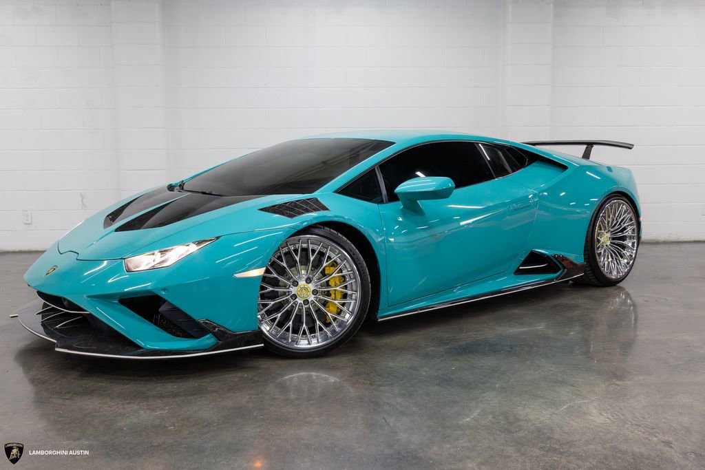Used 2022 Lamborghini Huracan EVO RWD image 3
