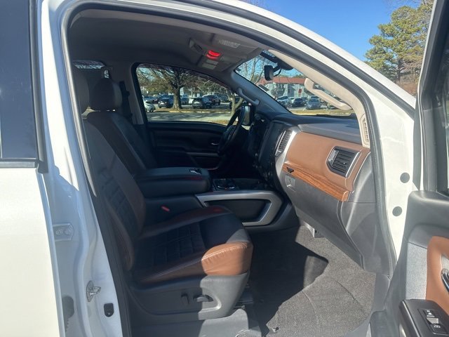 Used 2019 Nissan Titan Platinum Reserve image 11