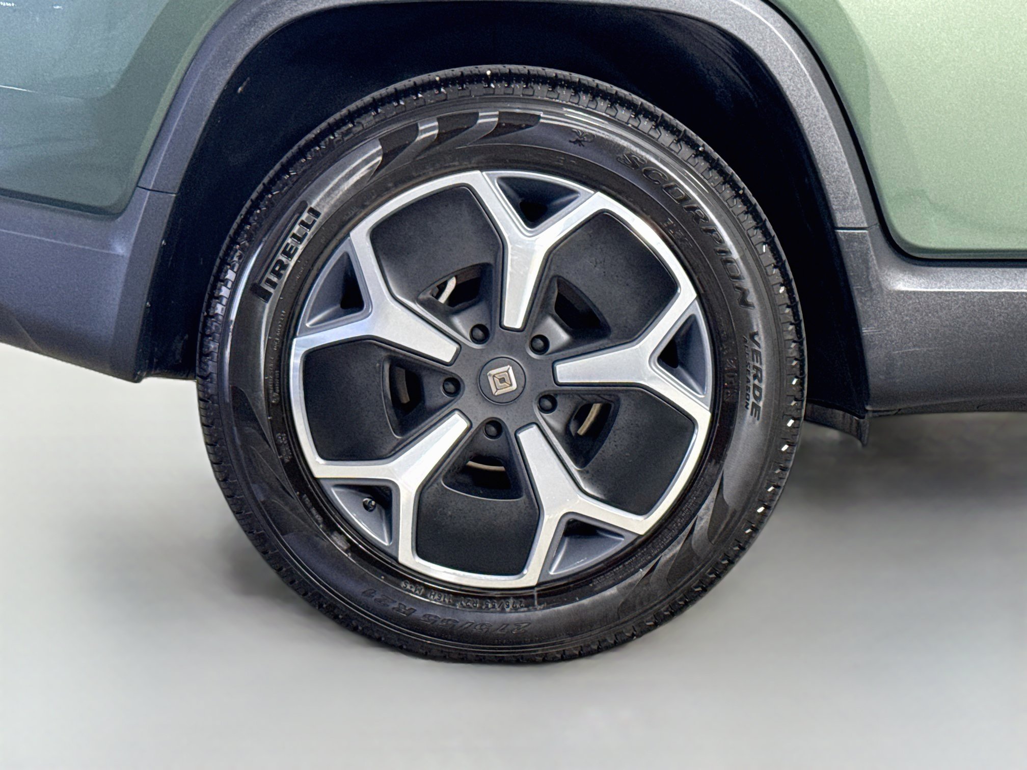 Used 2024 Rivian R1T Adventure AWD/4WD image 32