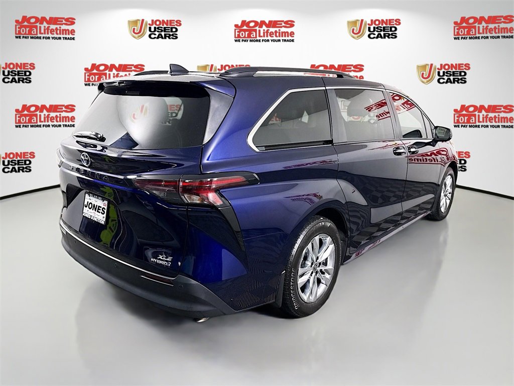 Certified 2023 Toyota Sienna XLE image 19