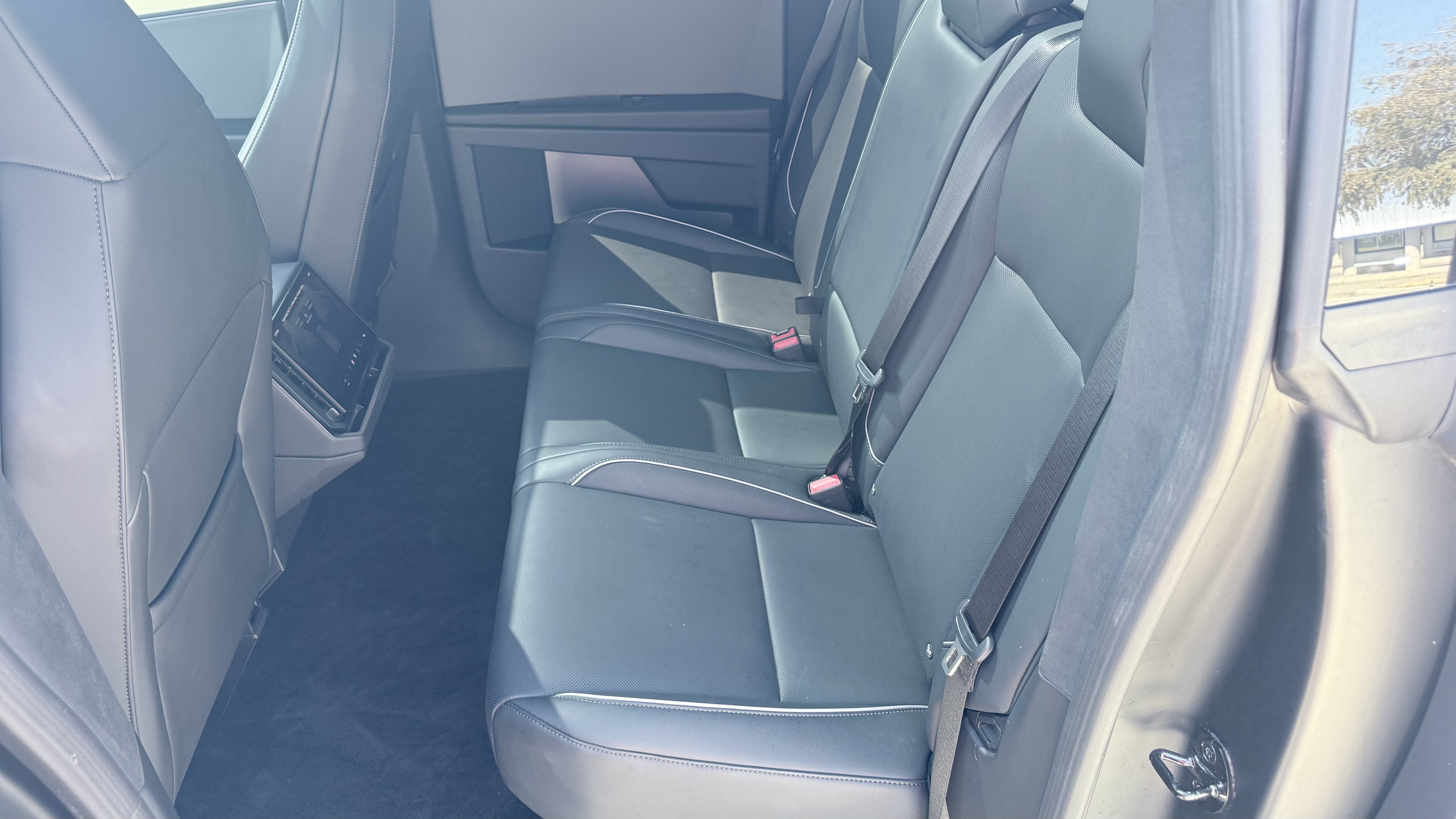 Used 2025 Tesla Cybertruck AWD Crew Cab image 35