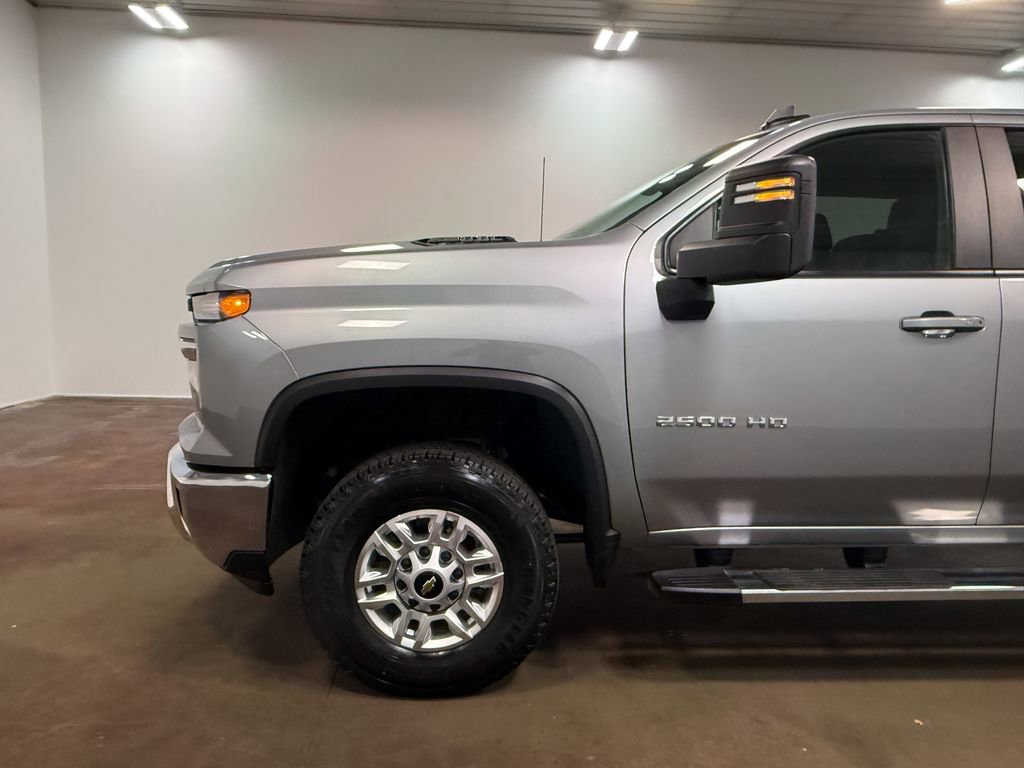 Used 2025 Chevrolet Silverado 2500 LT w/ Convenience Package AWD/4WD image 39