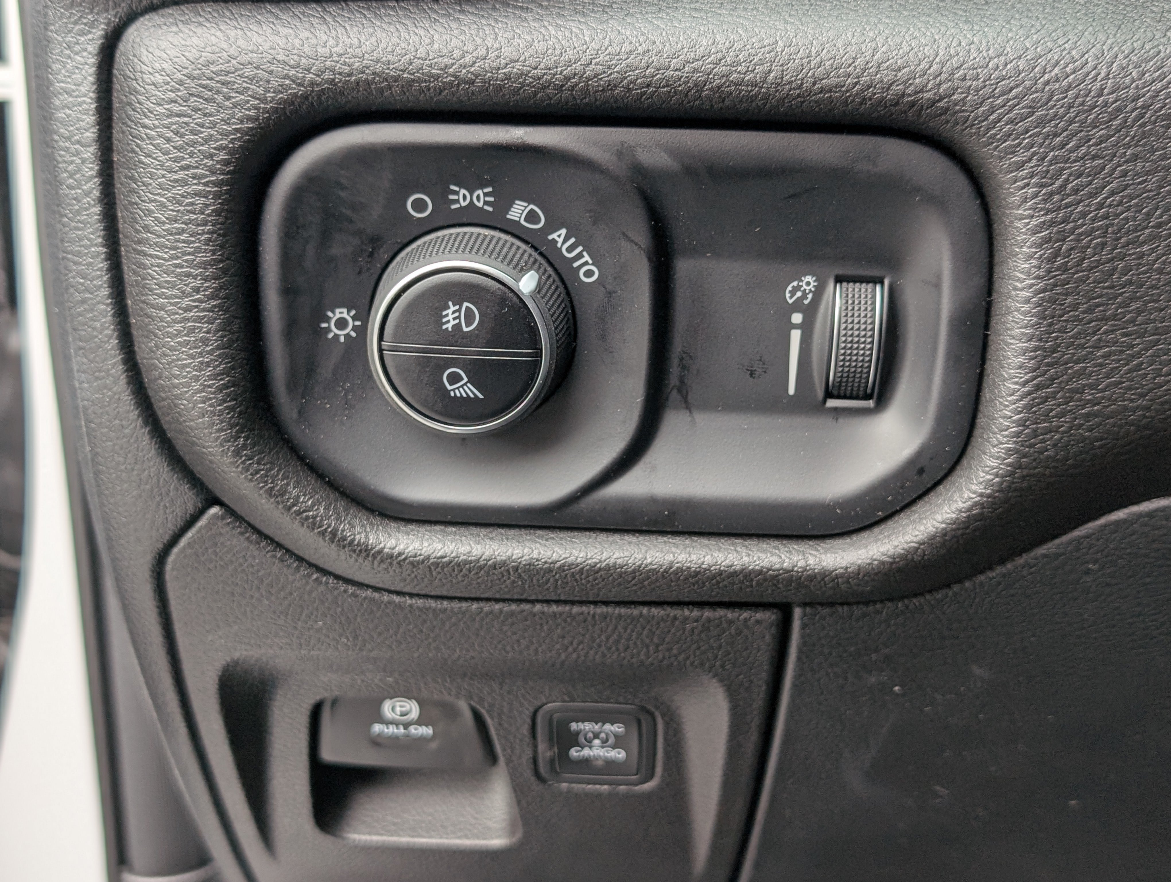 New 2025 RAM 1500 Tradesman w/ Night Edition AWD/4WD image 17