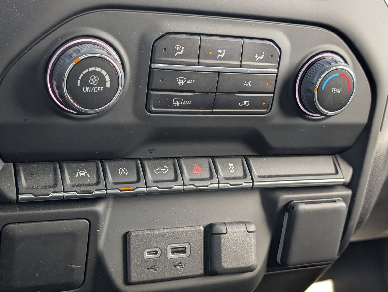 Used 2023 Chevrolet Silverado 1500 Custom image 15