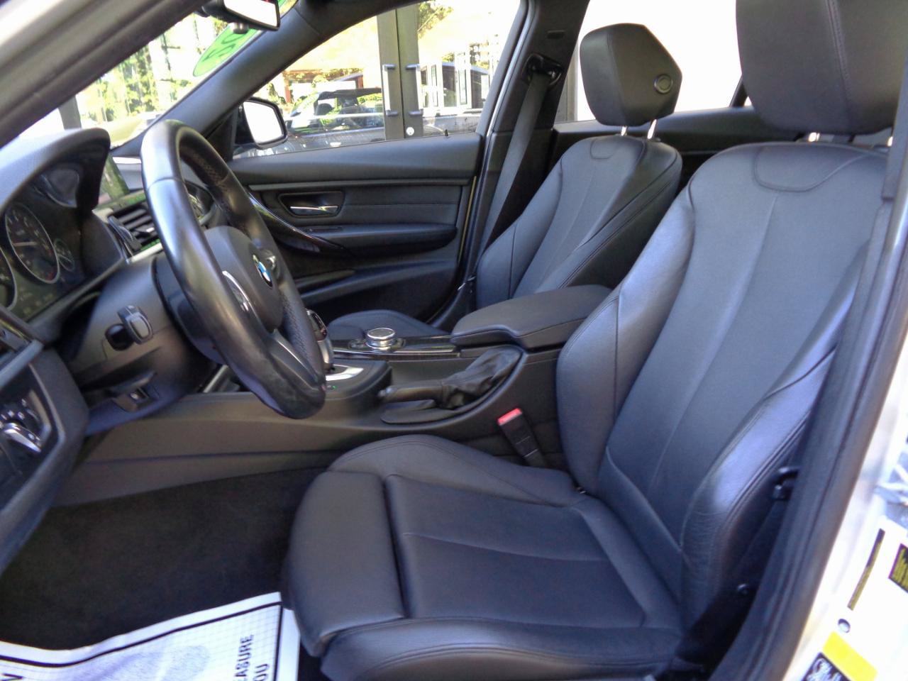 Used 2015 BMW 335i xDrive Sedan AWD/4WD image 9