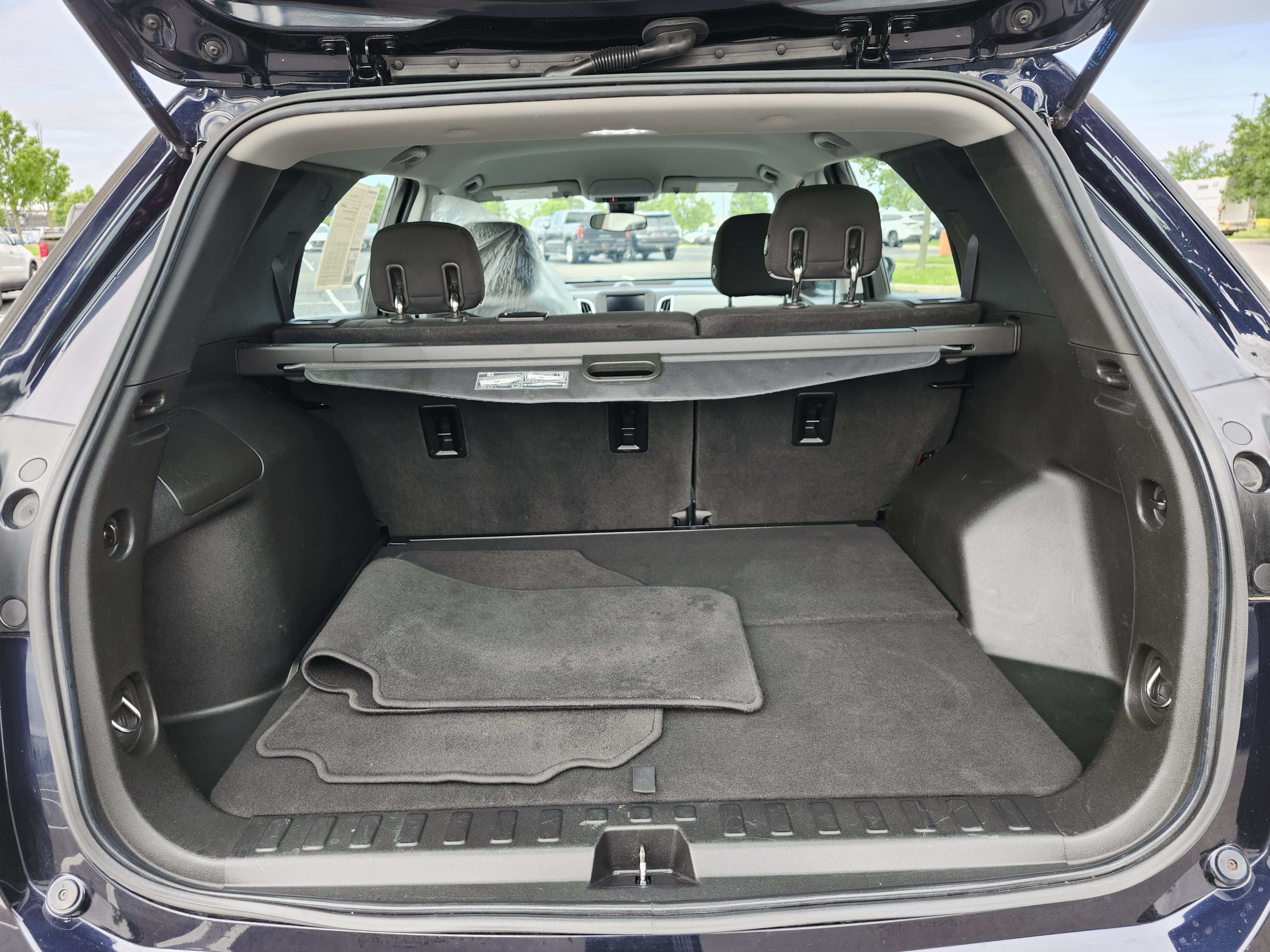 Used 2020 Chevrolet Equinox LS AWD/4WD image 23