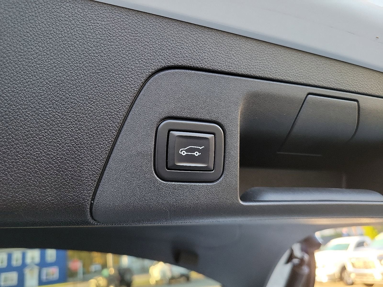 Used 2021 Buick Envision Essence w/ Sport Touring Package image 29