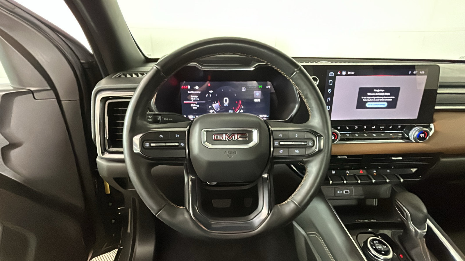Used 2024 GMC Canyon AT4 w/ AT4 Premium Package AWD/4WD image 17