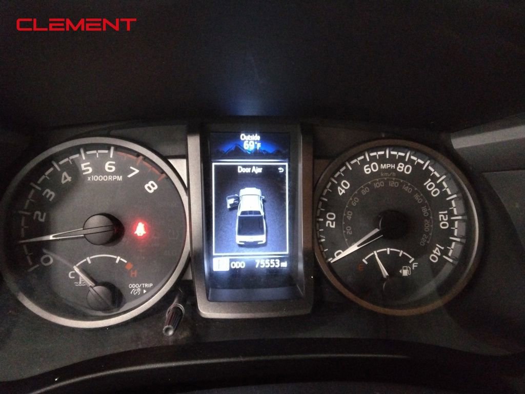 Used 2018 Toyota Tacoma TRD Off-Road image 12