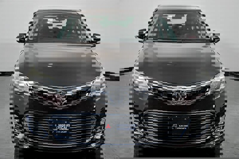 Used 2013 Toyota Avalon XLE image 4