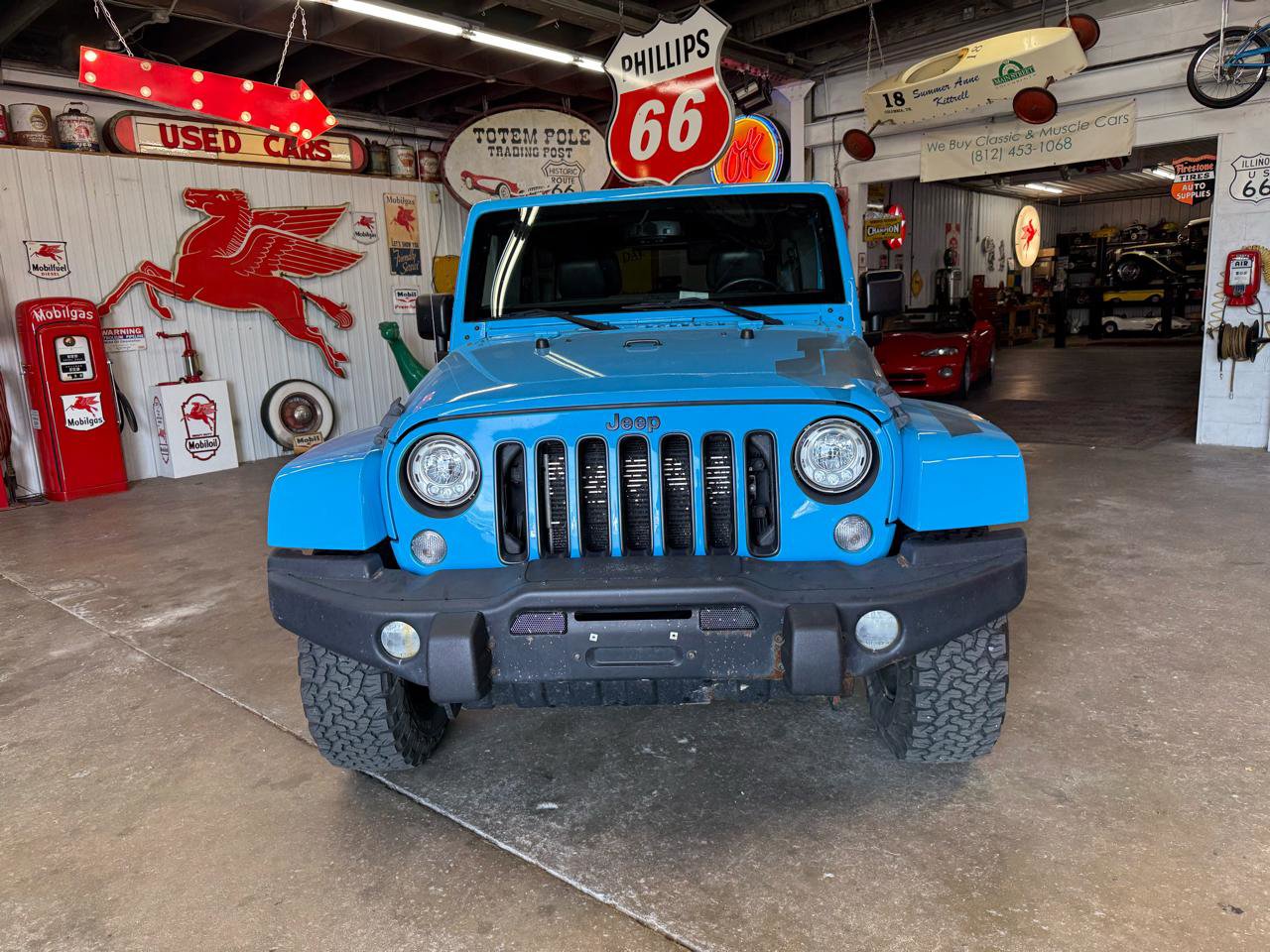 Used 2017 Jeep Wrangler Unlimited Sahara AWD/4WD image 8