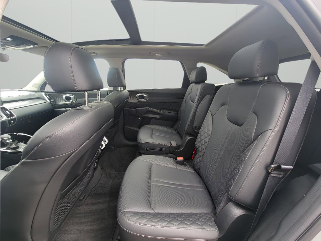 Used 2023 Kia Sorento SX AWD/4WD image 27