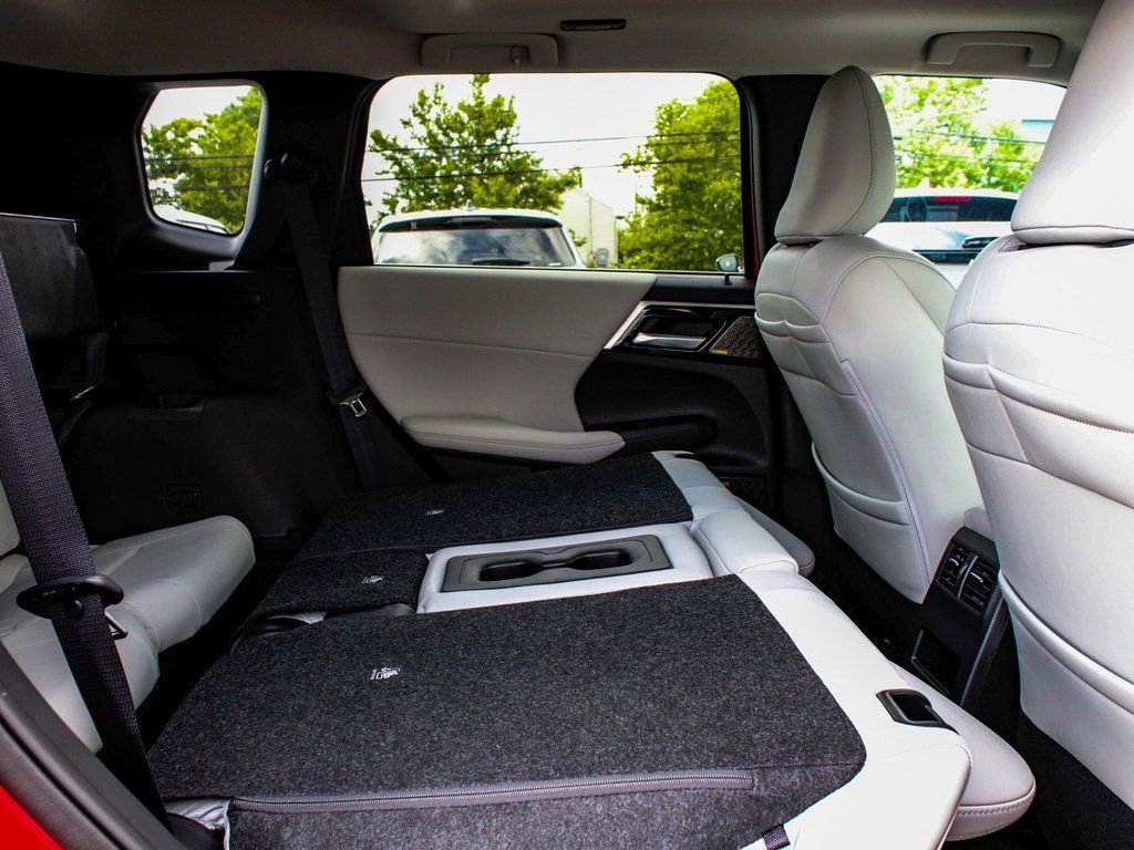 New 2025 Mitsubishi Outlander SE AWD/4WD image 38