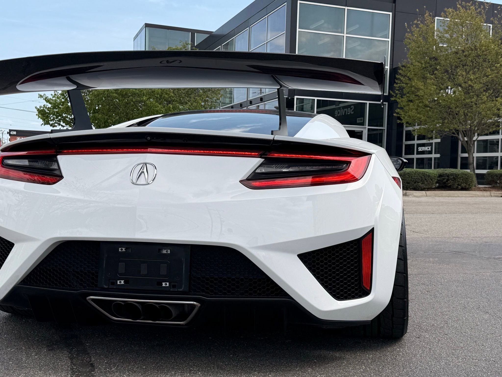 Used 2017 Acura NSX image 22