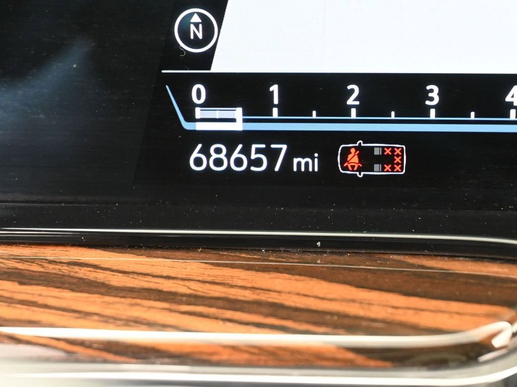 Used 2023 Cadillac Escalade ESV Premium Luxury image 35