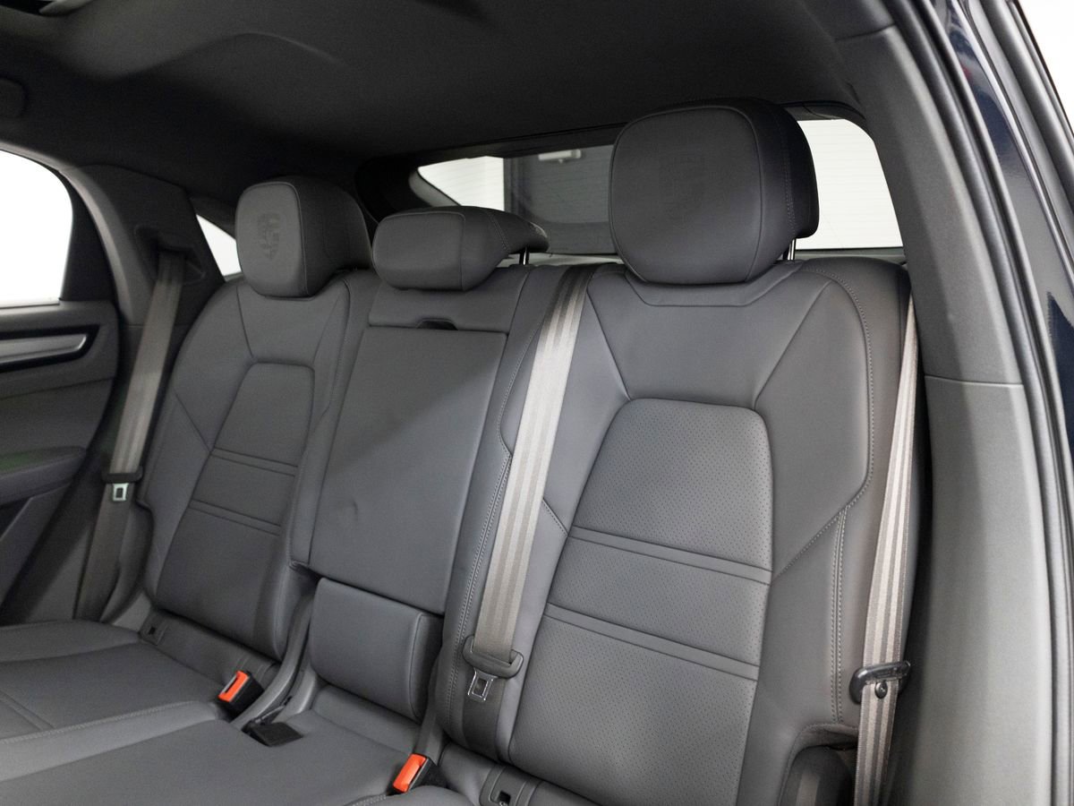 Certified 2023 Porsche Cayenne Coupe image 26